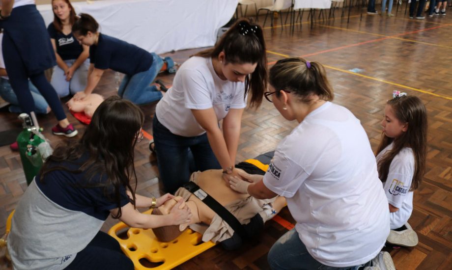 UCPel apresenta profissões aos alunos do Colégio São José