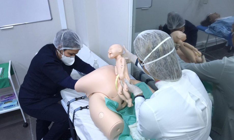 Laboratório de Simulação Realística recebe cinco novos manequins interativos