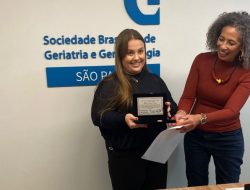 Aluna da UCPel recebe prêmio da Sociedade Brasileira de Geriatria e Gerontologia