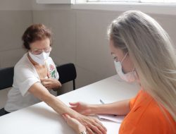 Ligas de Dermatologia e de Cirurgia da UCPel promovem ação do Dezembro Laranja