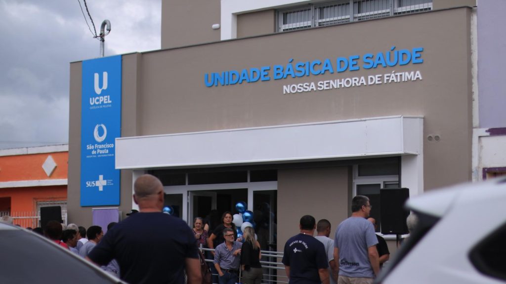 Unidade Básica de Saúde Nossa Senhora de Fátima, administrada pela UCPel em Pelotas, proporcionando saúde para a comunidade.